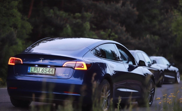 Tesla Model 3 cena 124900 przebieg: 139000, rok produkcji 2019 z Nowy Sącz małe 232
